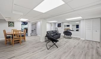 1132 S Fernandez Ave, Arlington Heights, IL 60005