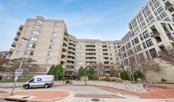 7111 WOODMONT Ave 814, Bethesda, MD 20815