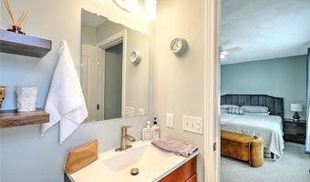 37 Lakeview Ave, Lincoln, RI 02865