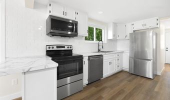 368 N Oakwood Dr, Albion, IN 46701