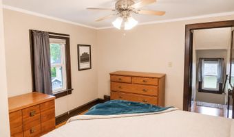 1210 W PACKARD St, Appleton, WI 54914