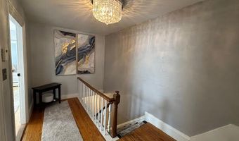 68 Park St, Belfast, ME 04915