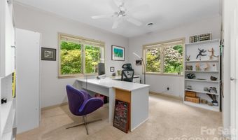 200 Robinhood Rd, Asheville, NC 28804