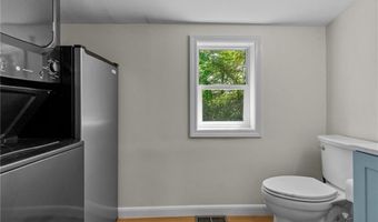 31 Brookside Dr, North Smithfield, RI 02896