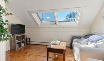 29 Marsh St 3, Newport, RI 02840