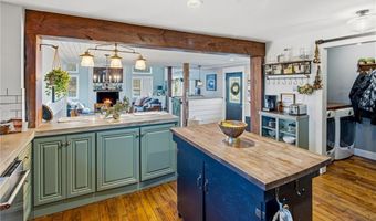 97 Angell Rd, Cumberland, RI 02864