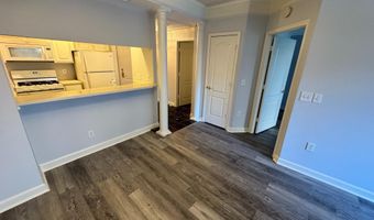 901 N MONROE St 313, Arlington, VA 22201