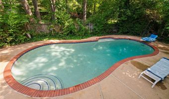 8502 WOODBINE Ln, Annandale, VA 22003