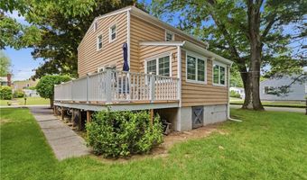10 Sprague St, Cumberland, RI 02864