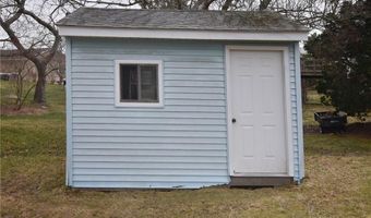 151 E Shore Rd, Narragansett, RI 02882
