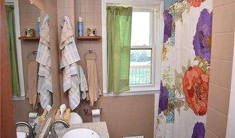 225 King St, Baldwin City, KS 66006