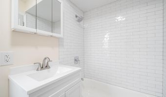 34 E 32ND St C5, Bayonne, NJ 07002