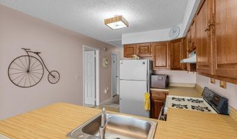 66 Wind Jammer Ct, Bayville, NJ 08721