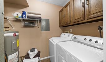 516 Wellington Pl, Aberdeen, NJ 07747