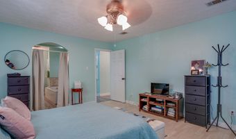 5052 Schira St, Bay St. Louis, MS 39520