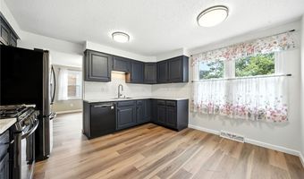 292 Oakbrook Dr, Amherst, NY 14221