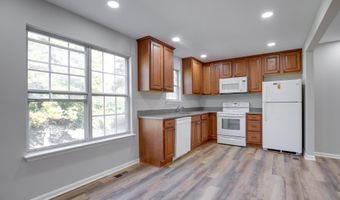 5713 LAWSONS HILL Ct, Alexandria, VA 22310