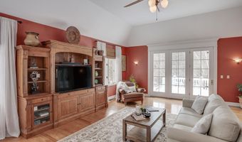 5 Pembroke Way, Bedford, NH 03110