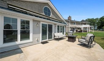 1280 Surfside Cir, Aurora, OH 44202