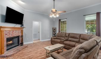 222 Country Club Dr, Benton, LA 71006