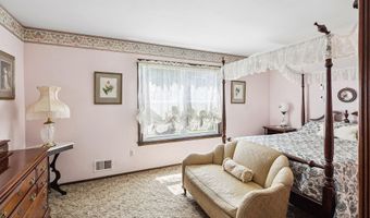 620 Pacific Ave, Beachwood, NJ 08722