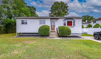 20 Lupidia St, Amityville, NY 11701