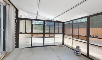 8418 STONE GATE Dr, Annandale, VA 22003