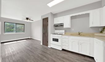 239 N Mill Rd 217, Addison, IL 60101