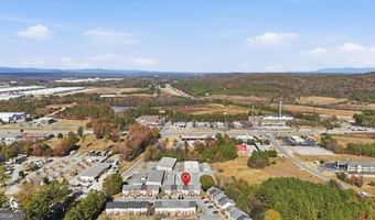 56 Princeton Glen Ct, Adairsville, GA 30103