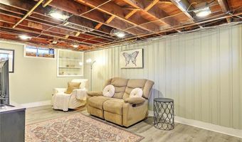 11 Pine Ave, Barrington, RI 02806