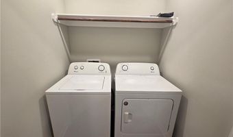 30 E 7th St, Adrian, MO 64720