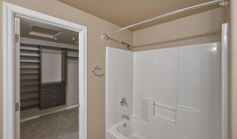 914 Oakmont Lp NE, Albany, OR 97322