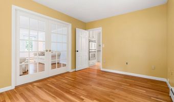 6 Winterberry Dr, Amherst, NH 03031