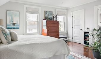 16 Carroll Ave, Newport, RI 02840