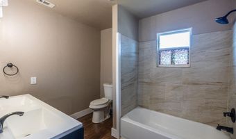 203 W Purdom Ave, Alvarado, TX 76009