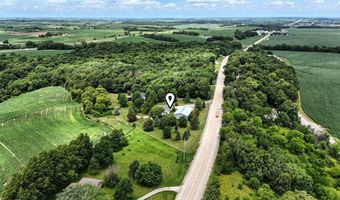 5709 Oak Crest Hill Rd SE, Riverside, IA 52327