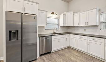 226 S First St, Benton, AR 72015