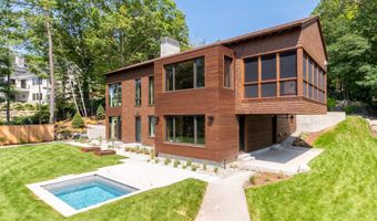 164 Edgewater Dr, Gilford, NH 03249