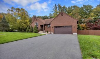 111 Cottonwood Ln, Agawam, MA 01001