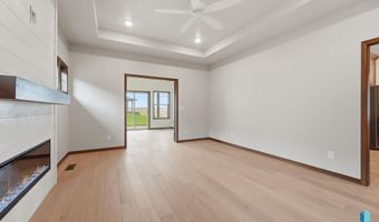 2413 E Brek St, Brandon, SD 57005