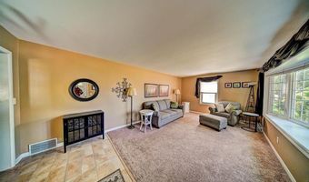 109 S Dubuque St, Anamosa, IA 52205