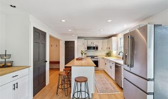 15 Birchwood Dr, Cumberland, RI 02864