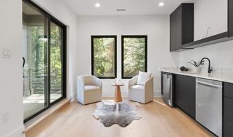 3644 N VERMONT St, Arlington, VA 22207