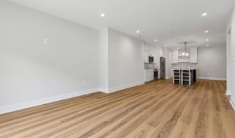 6101 BERKSHIRE Dr, Bethesda, MD 20814