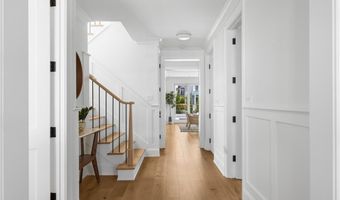 813 Ocean Rd, Narragansett, RI 02882