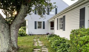 9 South Dr, Middletown, RI 02842