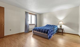 27 Country Hill Rd, Nashua, NH 03063