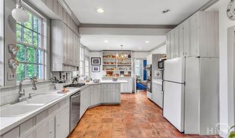 905 Goebel Ave, Savannah, GA 31404