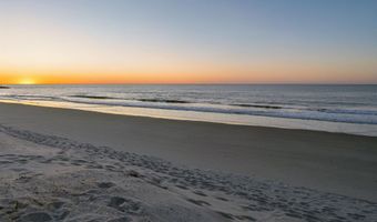 93 E 11th St, Avalon, NJ 08202
