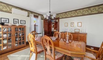 99 Roseneath Ave, Newport, RI 02840